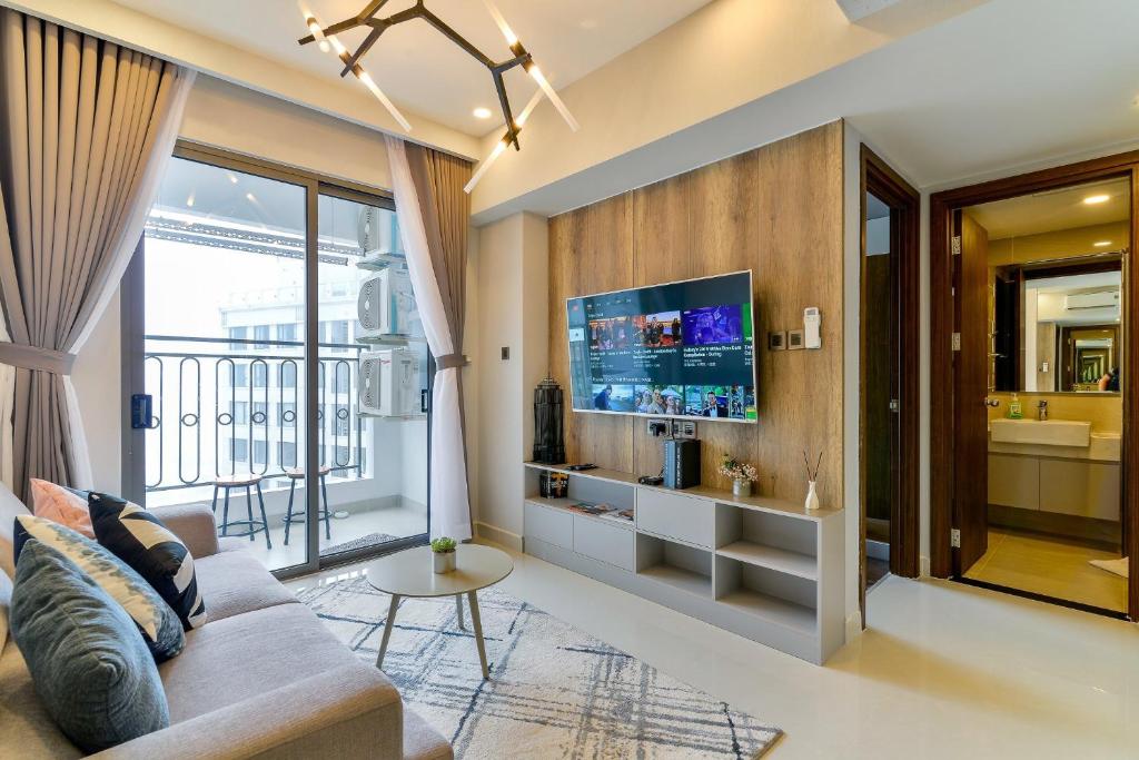 AT-HOME RIVER GATE Apartment near Ben Thanh Market