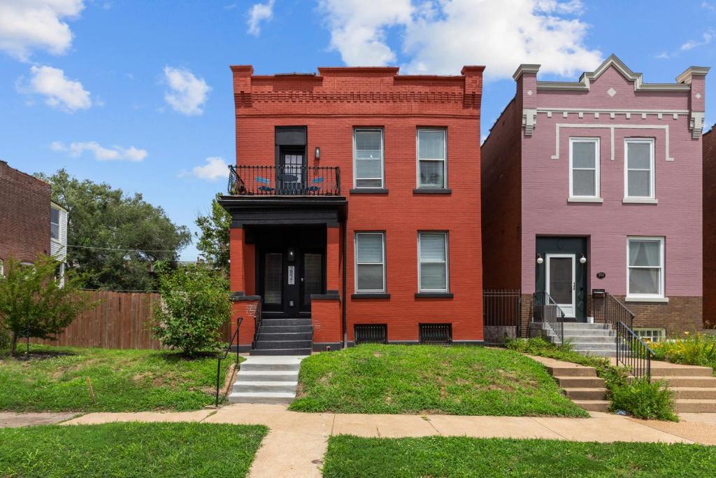Red Brick Hideaway | JZ Vacation Rentals, Soulard