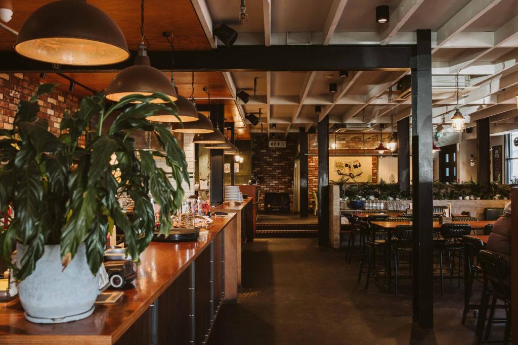 Restaurant, The State Hotel in New Plymouth