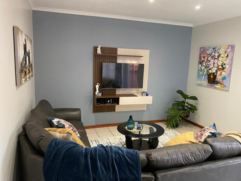 CozyatCaley - Private Apartment, Centurion