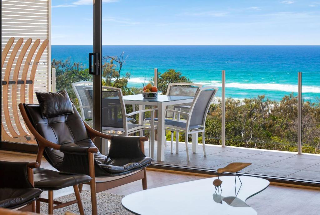 3 Kayannee, 5 Tingira Cres, Sunrise Beach