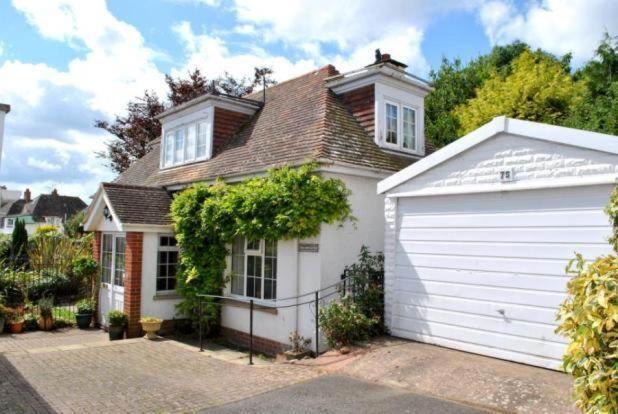 Cedar Shade Cottage, Sidmouth (Ensuite Private Annexe) photo 3