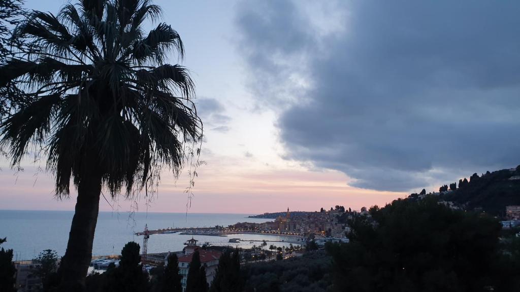 Studio Menton Garavan avec piscine à proximité Italie et Monaco - 2