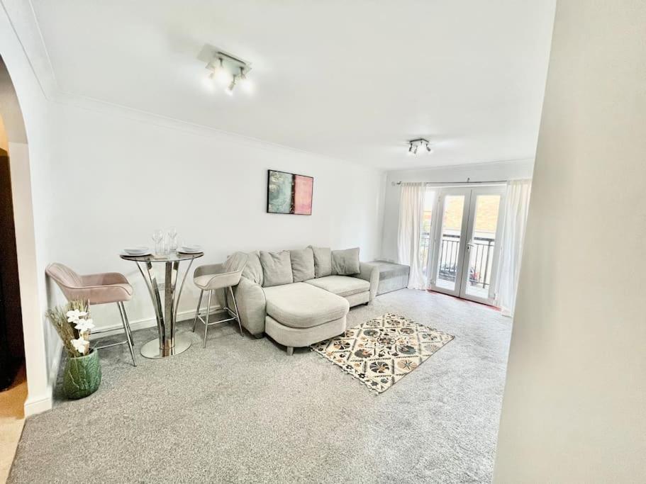 2 Bed Luxury Apt in Gravesend, Kent