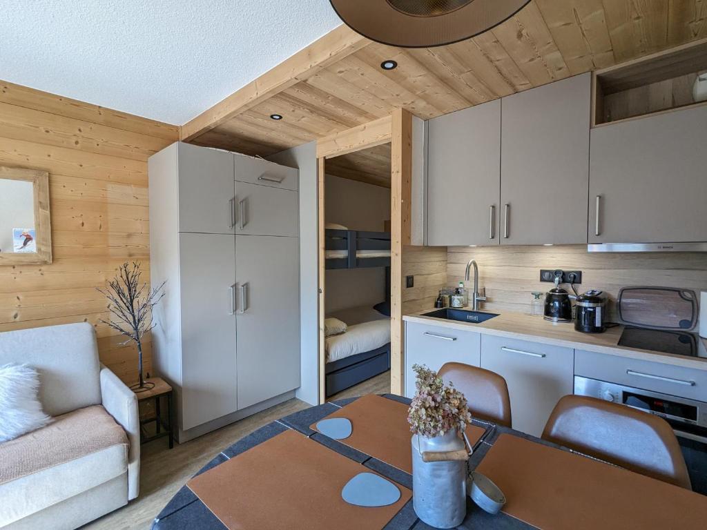 Appartement rénové 2023 au centre de La Clusaz avec balcon, garage, et accès facile aux pistes - FR-1-459-178 - 4