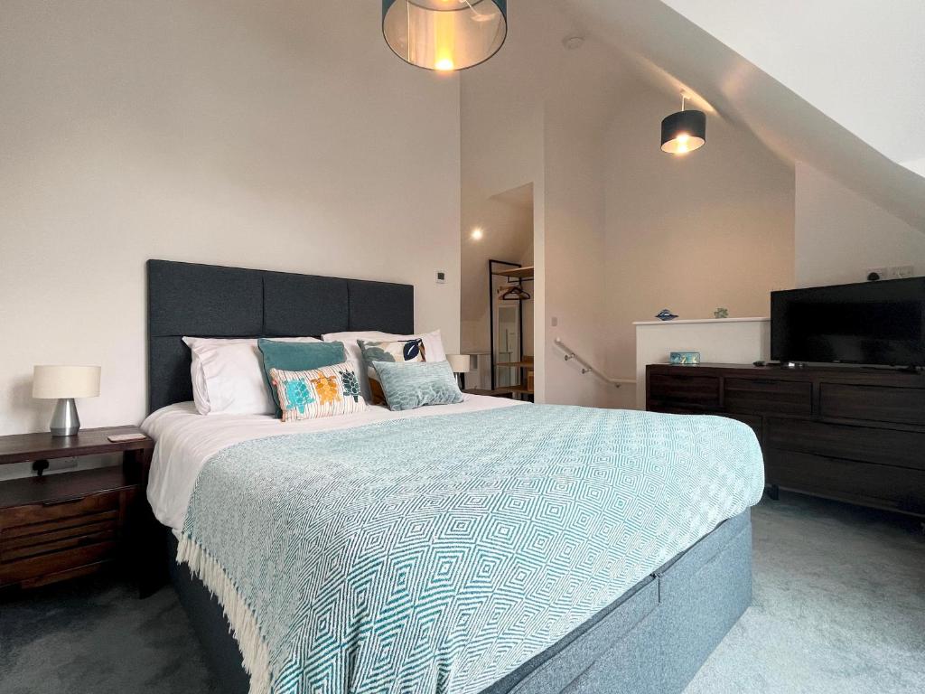 3 Bed Townhouse near Penzance Sea Front photo 2
