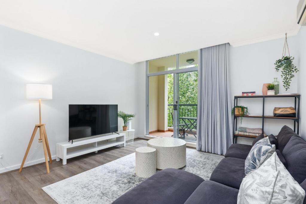 ROYA63/20 - Royal Respite, Perth