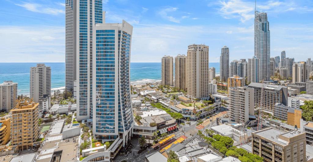 Circle on Cavill 25th Floor with Ocean Views - CoastHM, Gold Coast