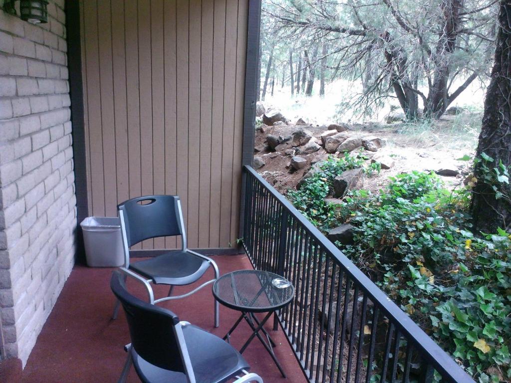 Motel In the Pines photo