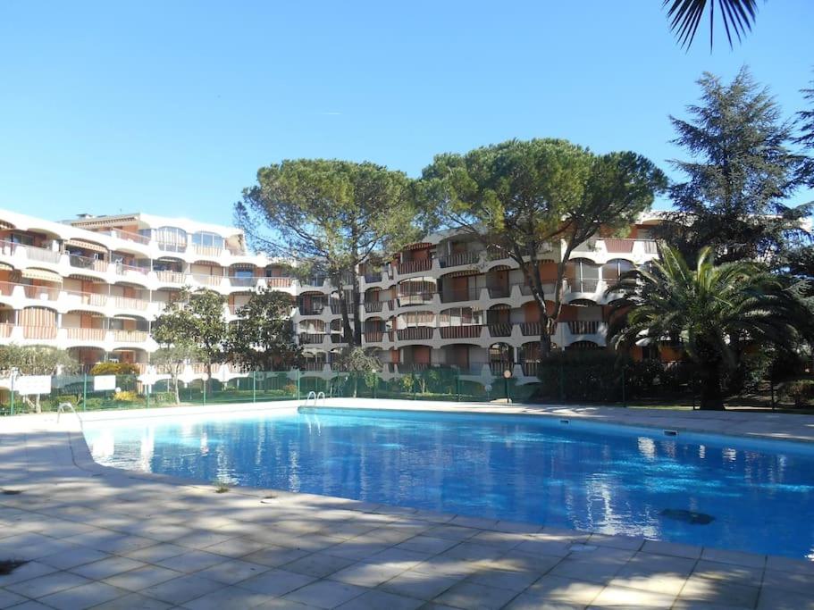 Balcon des Mimosas, grand studio avec alcôve, Appartement Mandelieu-la