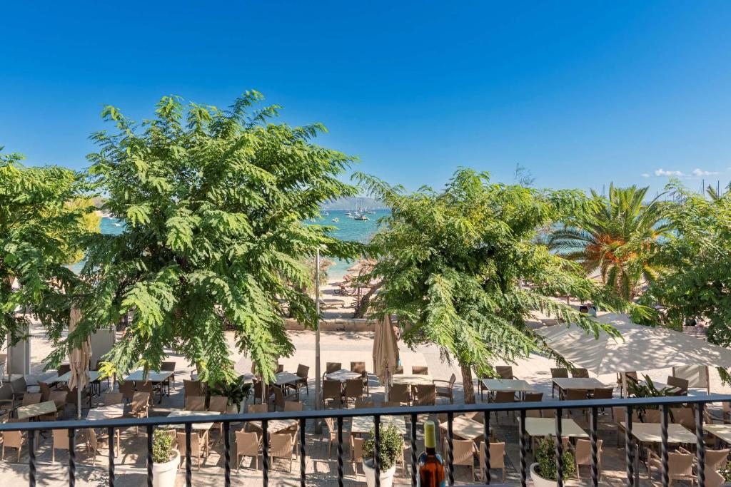 Vora Mar Beachfront Apartment by Sealand Villas - 2