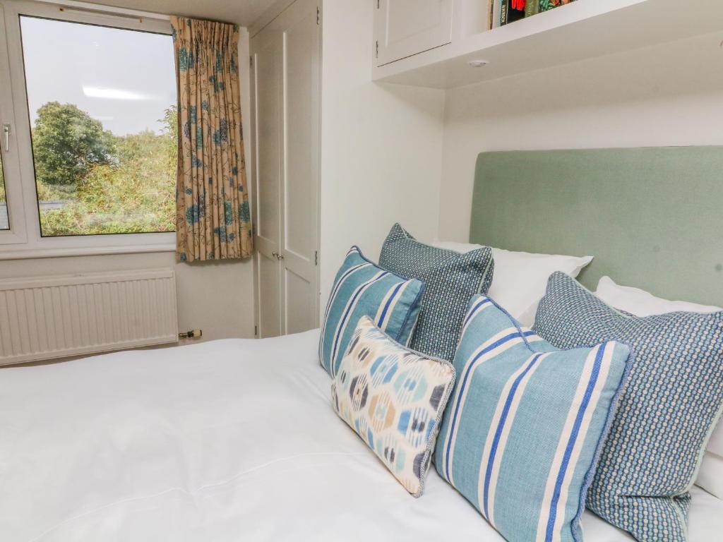 3 Bonaventure Close, Salcombe - photo 2