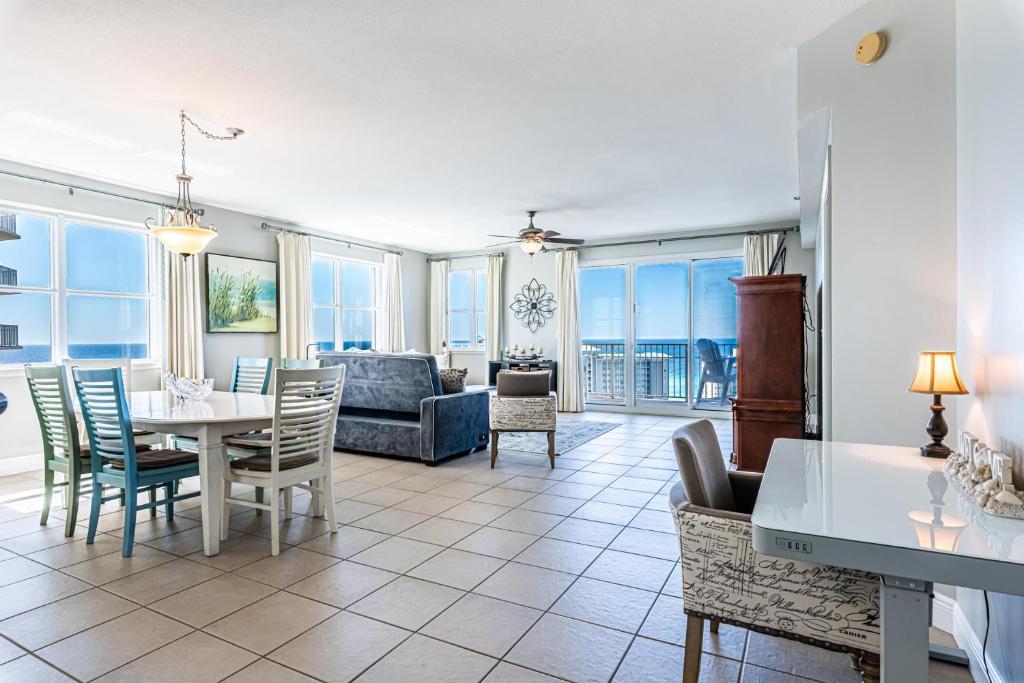 Ariel Dunes II 1701, Destin