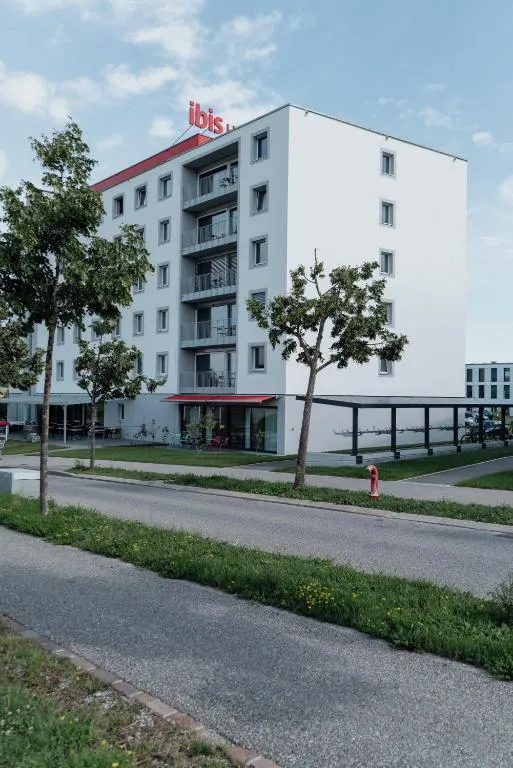 ibis Bulle - La Gruyère Swiss Bike Hotel，位于布勒的酒店