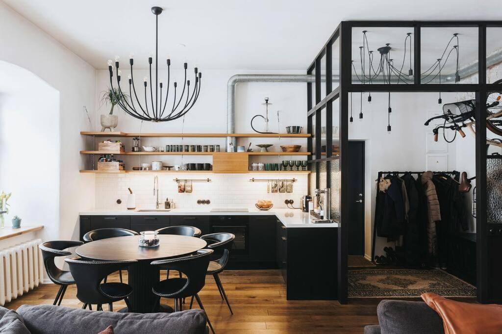 Serene Design Apartment, Tallinn