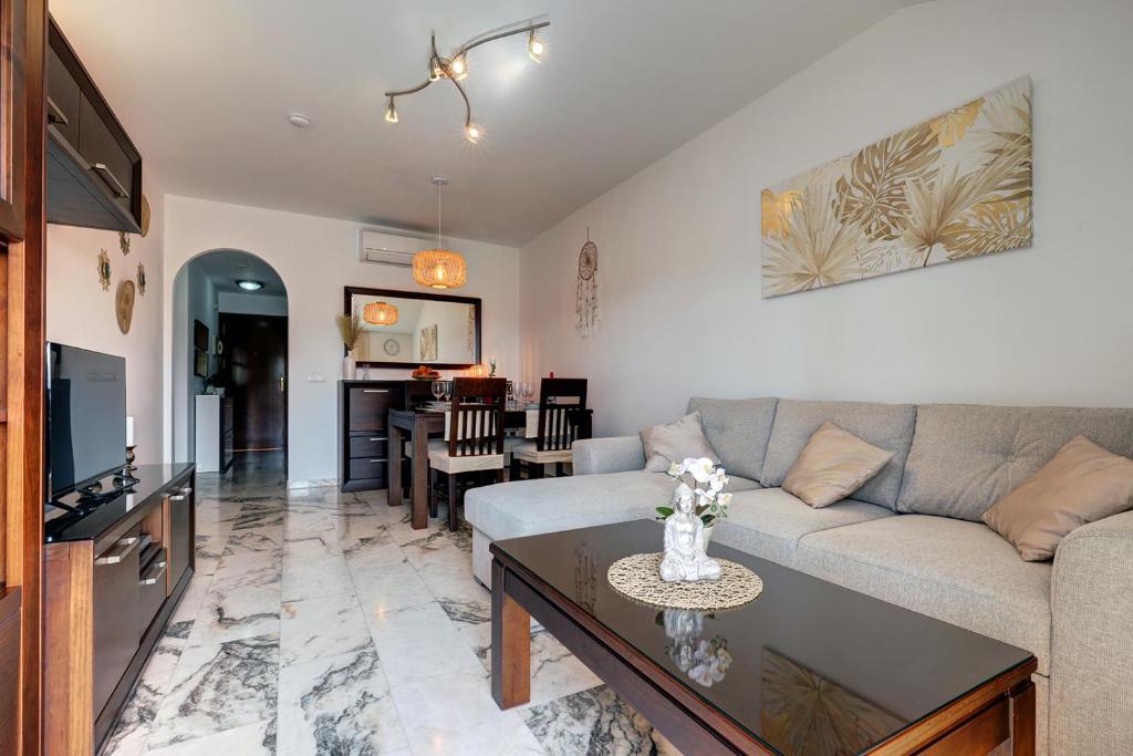 Top Floor Fuengirola Park Apartment with Parking - 5