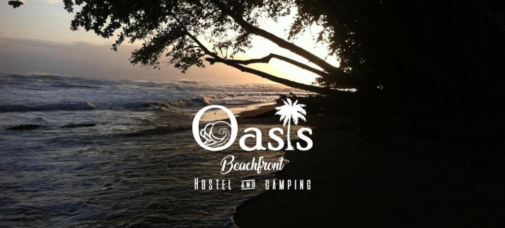 Oasis Beachfront Hostel, Puerto Limón