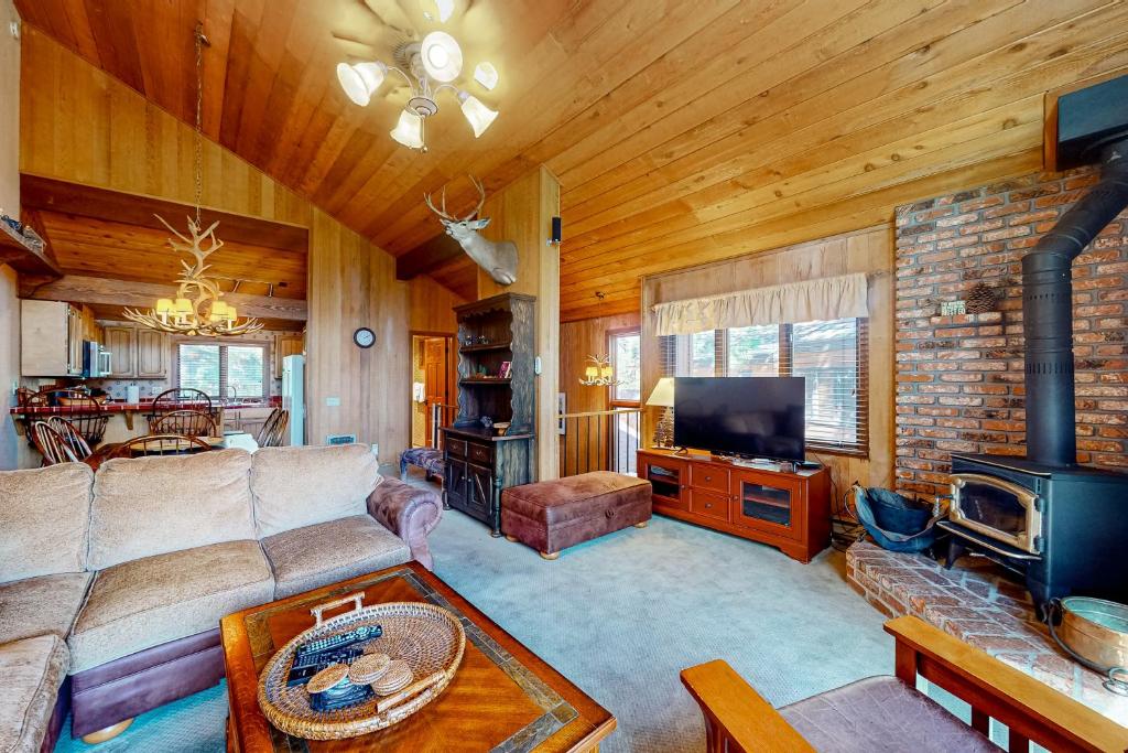 Meadow Ridge 34, Mammoth Lakes