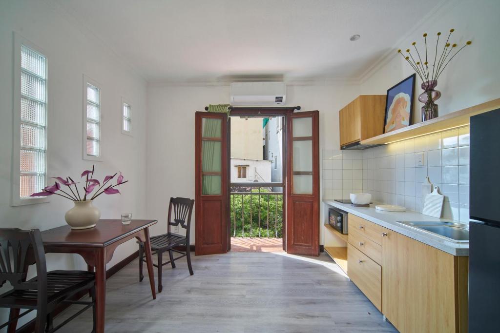 M Village Living Cách Mạng Tháng 8