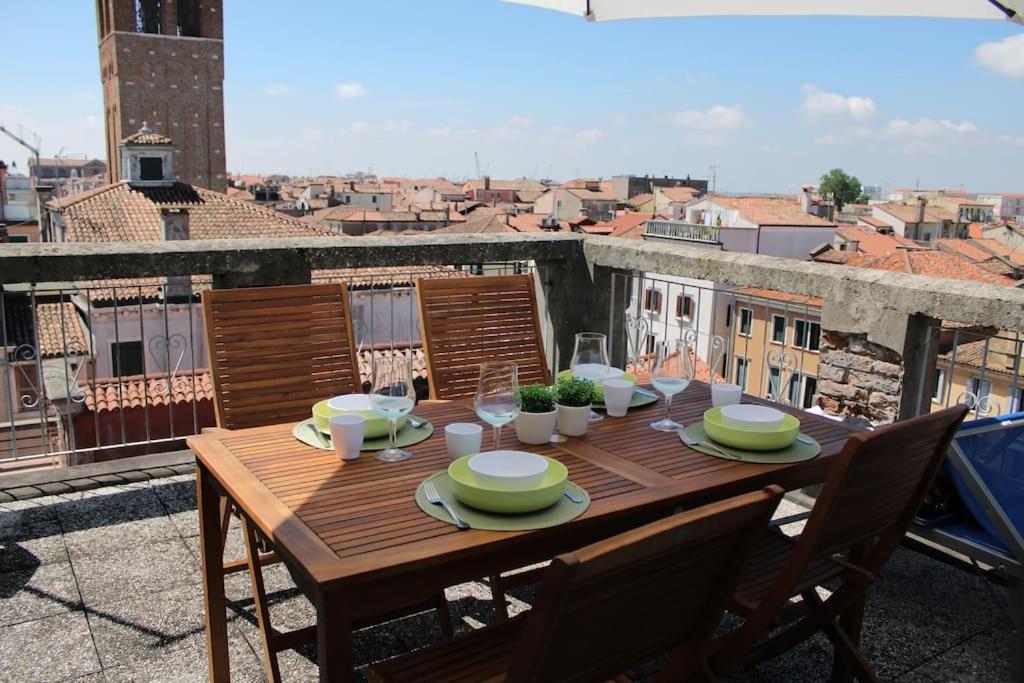 Apartment with terrace in Chioggia's main square, Chioggia