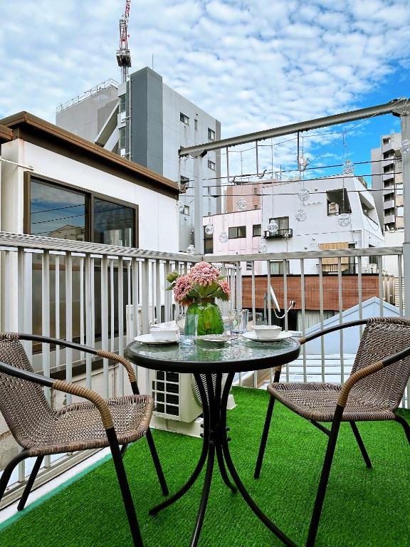 Tokyo Louis House in Ueno area close to JR Yamanote Line & Metro Ginza Line walk to Ueno Park and Am