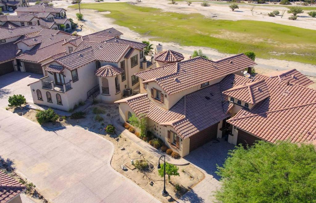 Condo 31-1, Right in front of the Pool with WiFi - 1
