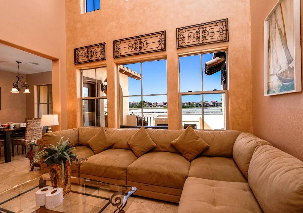 Condo 31-1, Right in front of the Pool with WiFi - 4