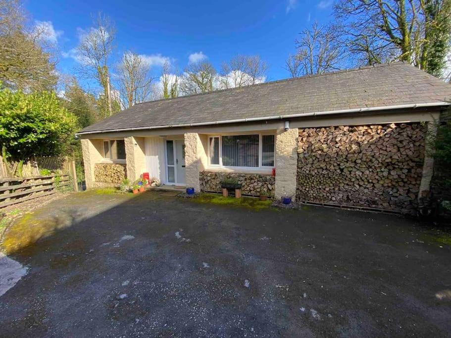 Beautiful renovated former coach house, Llandeilo