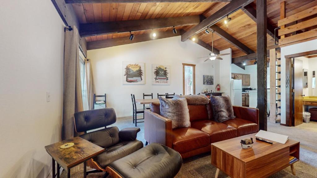 Lakeview Lodge #2 condo, Mammoth Lakes