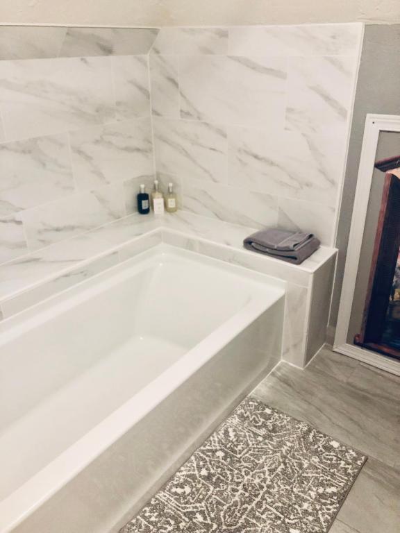 The Whitmore Inn 이미지