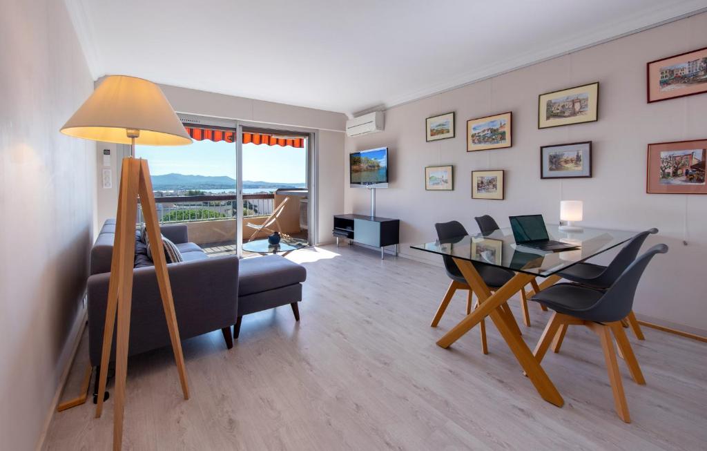 le Cadet - vue panoramique ville et baie de SANARY SUR MER, parking & terrasse - 2 à 4 pers - 4