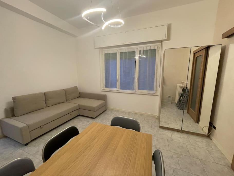 Sunny -Entire Apartment Milan Center- 24h check-in - 5