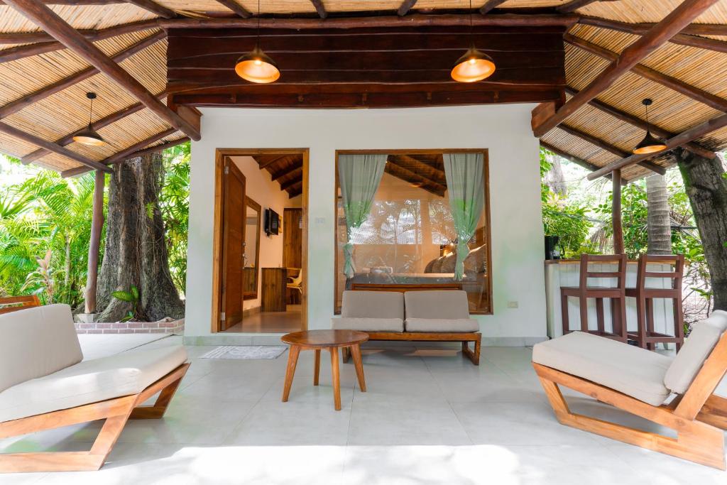 Banana Beach Bungalows