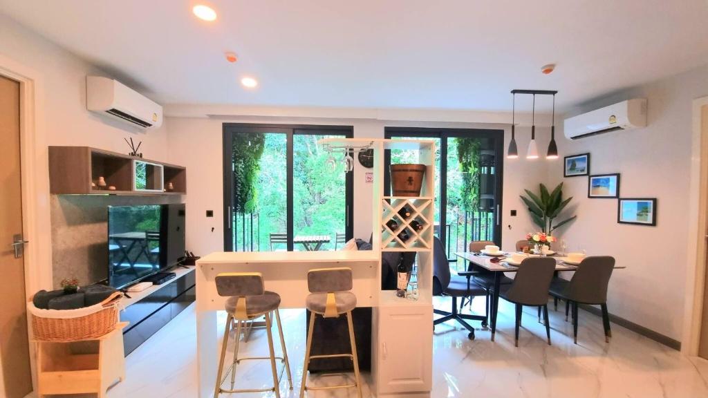 A505-penthouse Forest View 2br2bathao Nang Beach