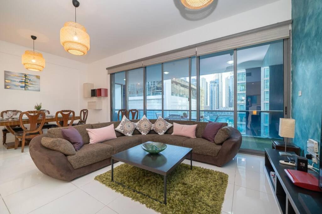 StoneTree - Spacious 2BR in Great Location, Dubai