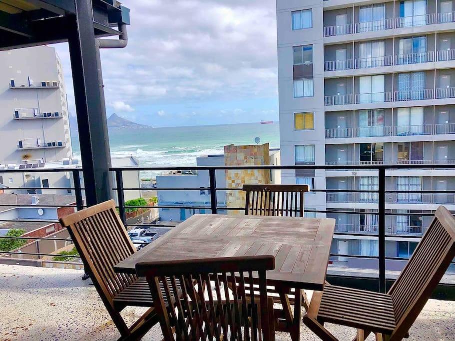 Top floor apartment by the beach, Kapské Město