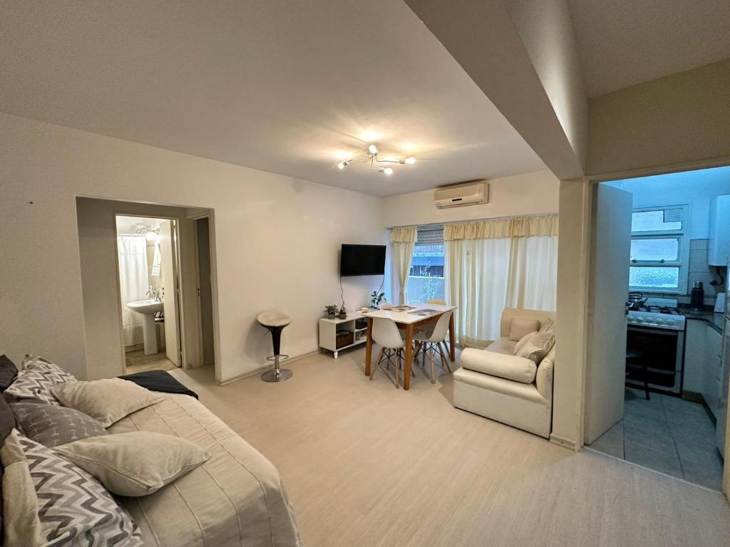 Depto a metros de Av 9 de Julio - 1