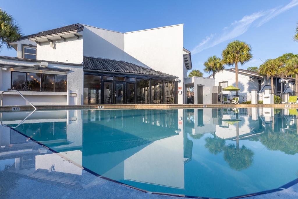 スイミングプール