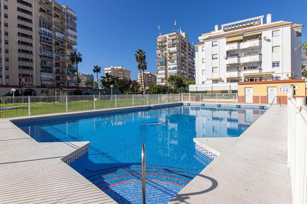 Bright Apt 50 mt from the beach, Benalmádena