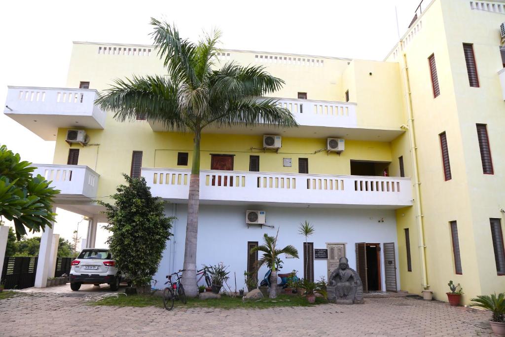 Chill Inc HQ Aroma Gardens Avenue 37, Auroville