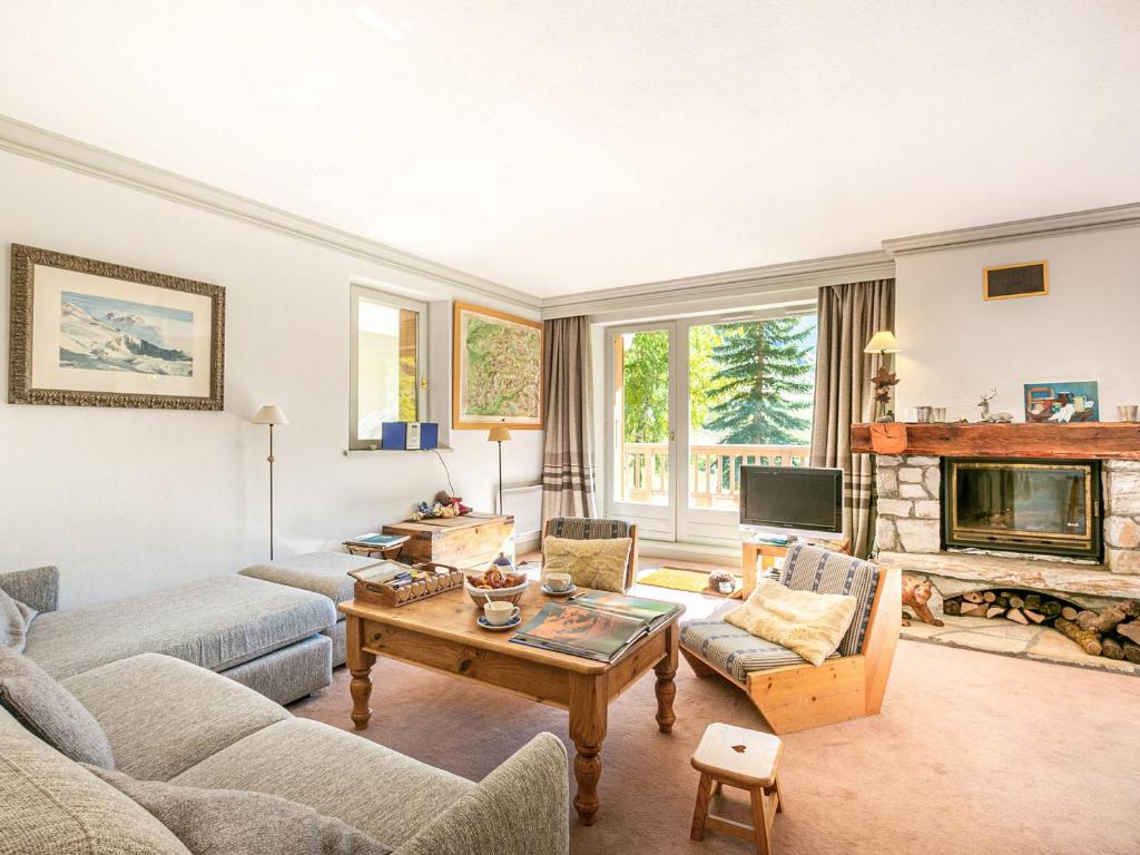 Appartement de standing avec cheminée et parking en haut des pistes - FR-1-694-247 - 1