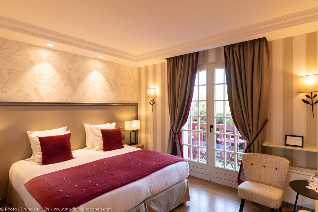 Double Room with Park View, Le Chateau de la Tour in Chantilly