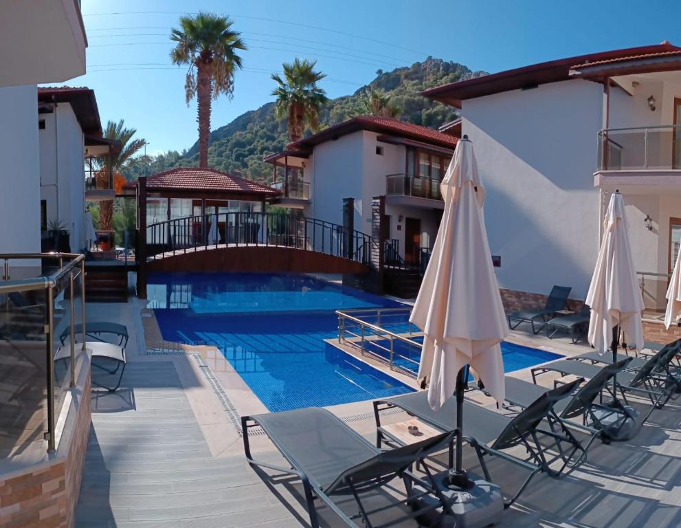 Sarıgerme New Gate Hotel スイミングプール