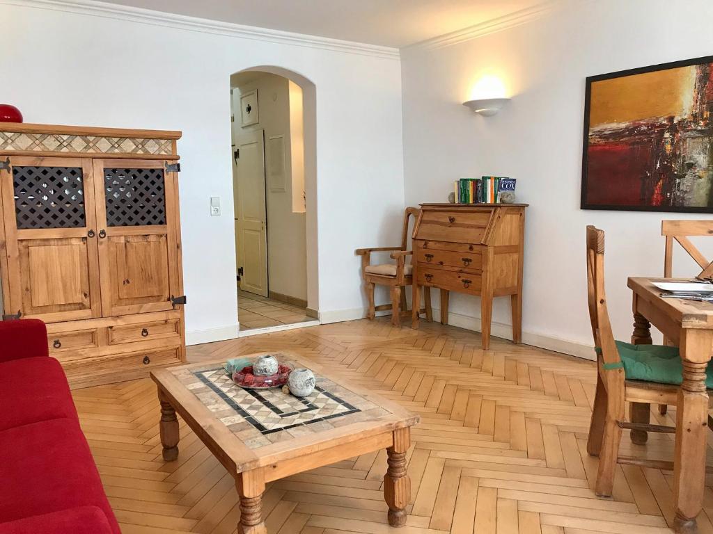 Ferienwohnung Am Stadtpark - Charmant, seenah, zentral in historischem Gebäude - 2