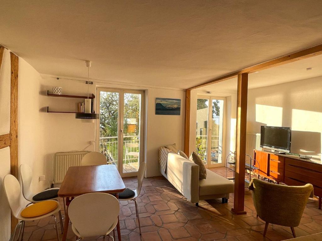 Ferienwohnung Idylle am See - idyllisch auf der Insel mit Balkon und Seesicht und direkter Seelage - 3