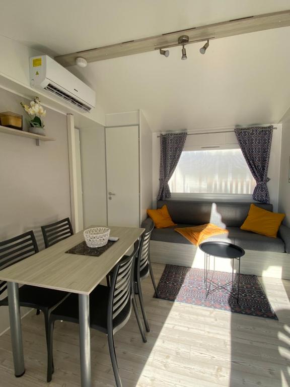 Mobil-home 5 personnes dans camping Mar Estang 4 étoiles avec accès à la plage - 4