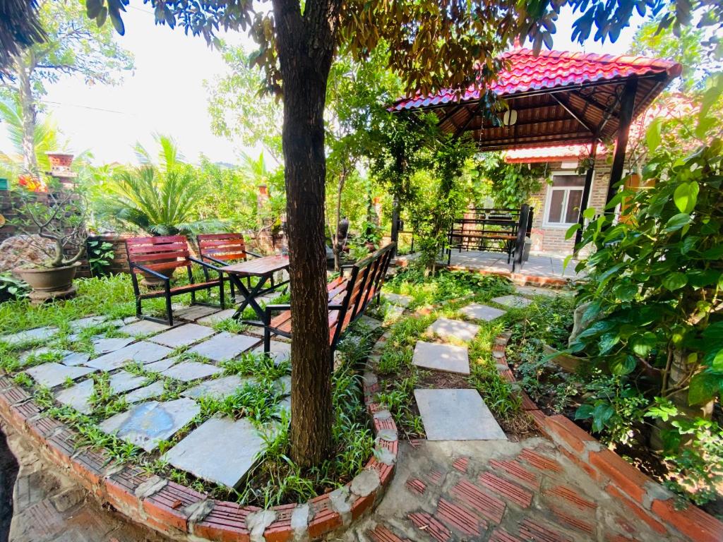 Tam Coc Little river Bungalow