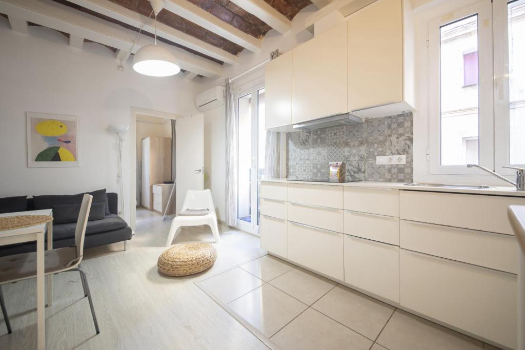 Catalunya Casas Lovely apartment central Barcelona 100m to beach! - 2