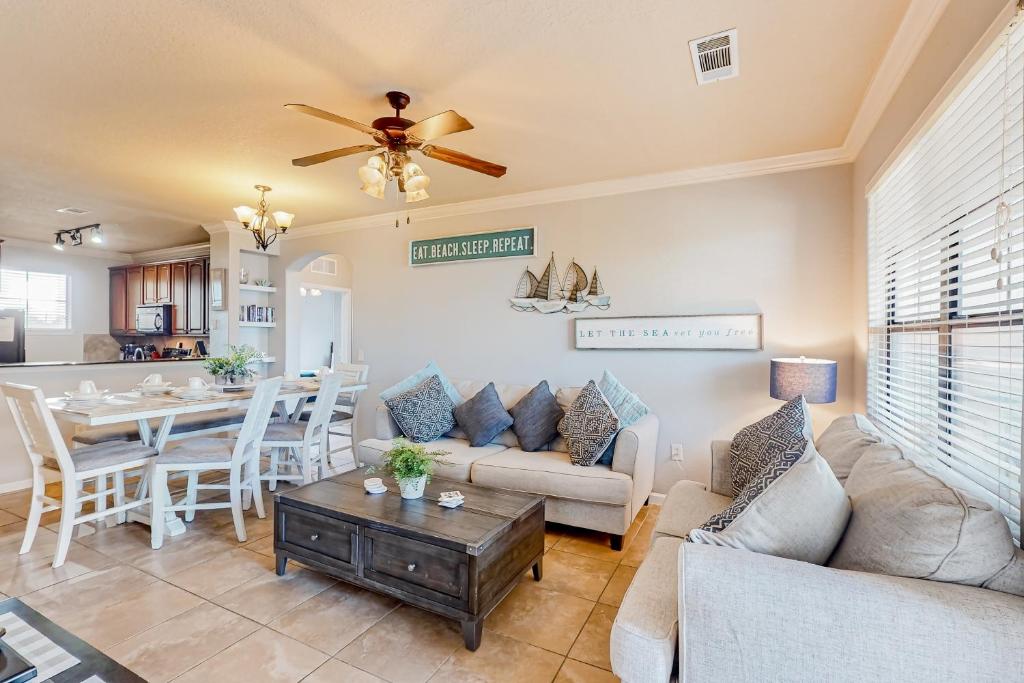 Bella Piazza 732, Davenport