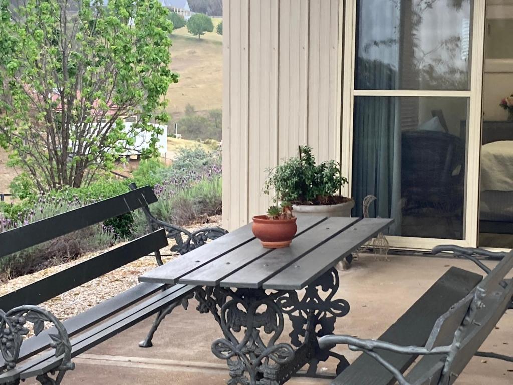 Midgee Cottage, Mudgee